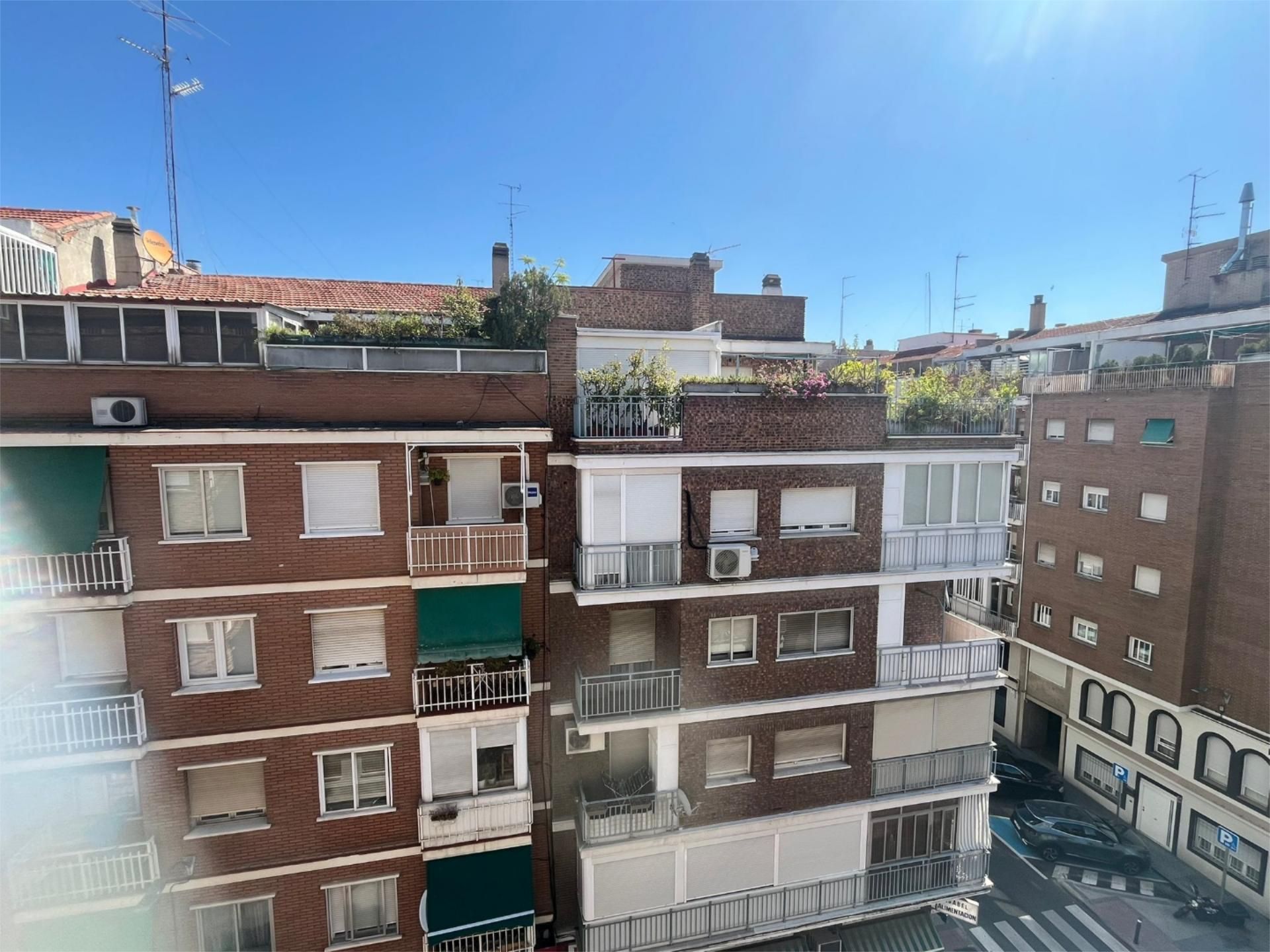 Exterior view of Flat to rent in  Madrid Capital  with Air Conditioner, Heating and Furnished