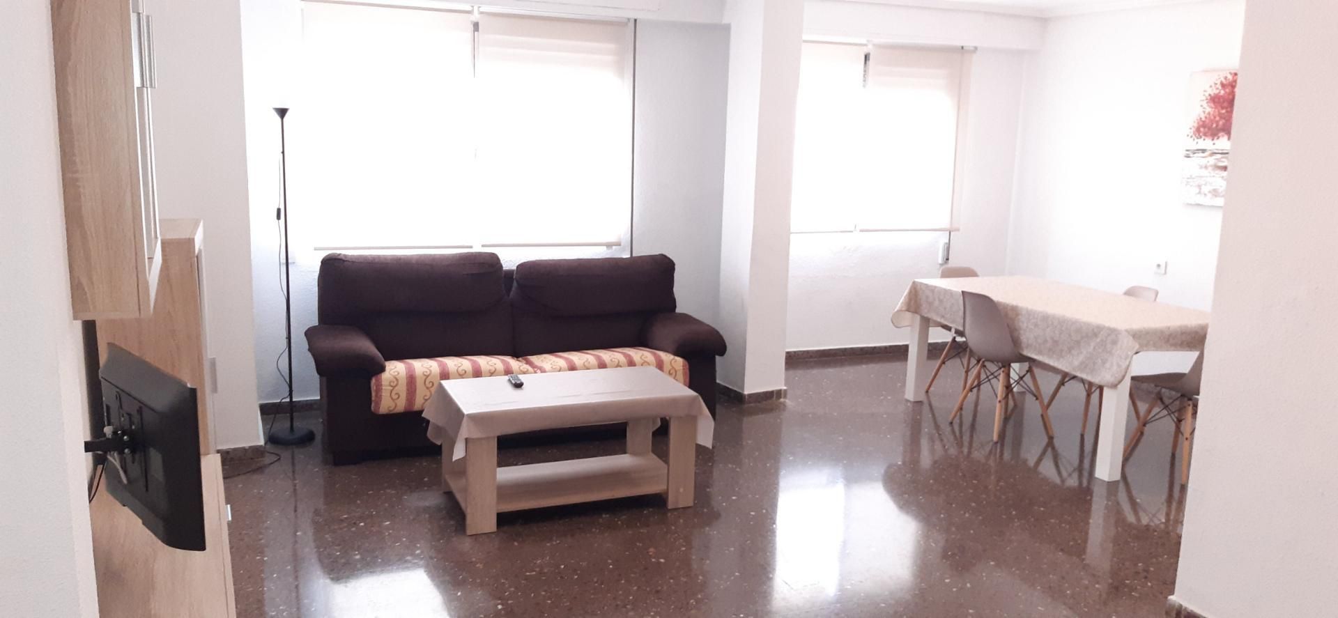 Sala d'estar de Pis de lloguer en Cheste amb Moblat, Rentadora i Microones