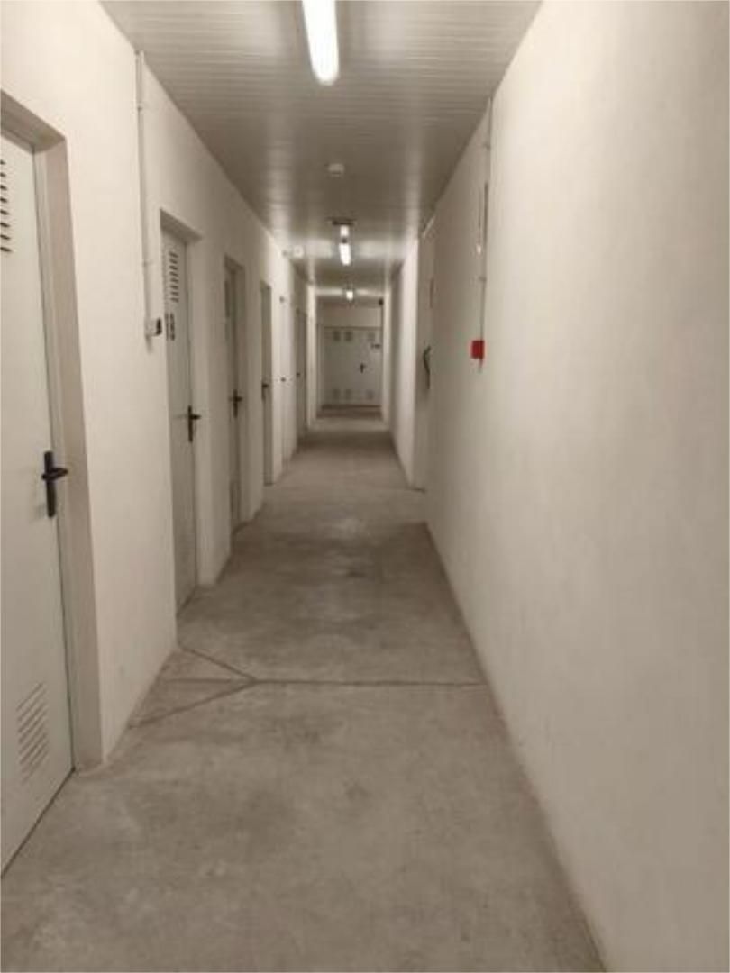 Box room to rent in Manises