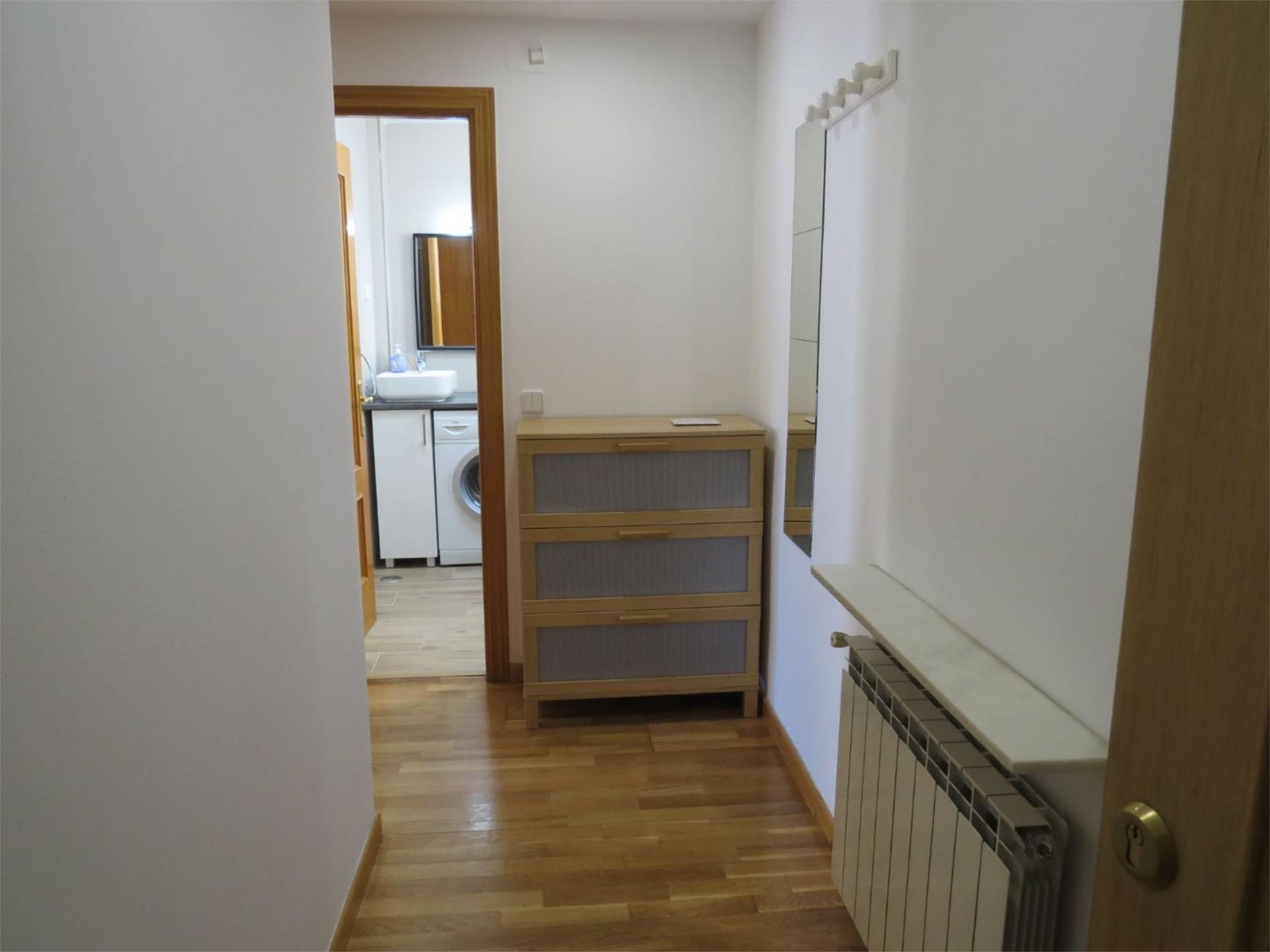 Study to rent in  Madrid Capital  with Air Conditioner, Heating and Parquet flooring