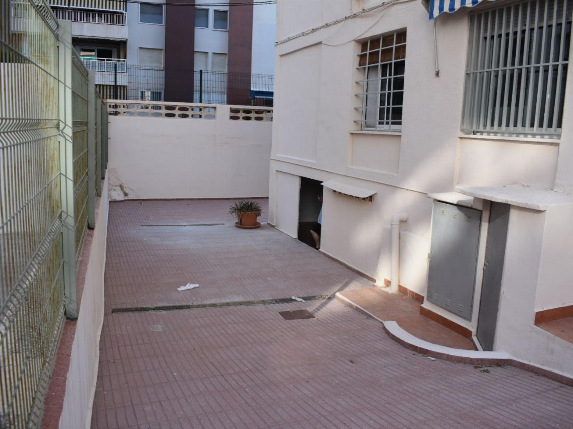 Vista exterior de Local en venta en Gandia con Amueblado