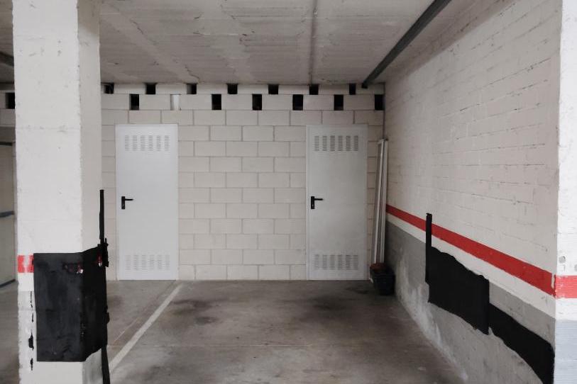 Garatge en venda a Llosacampo, 32, Renedo, Cantabria - imatge 1 Foto 1 de Garatge en venda a Llosacampo, 32, Renedo, Cantabria