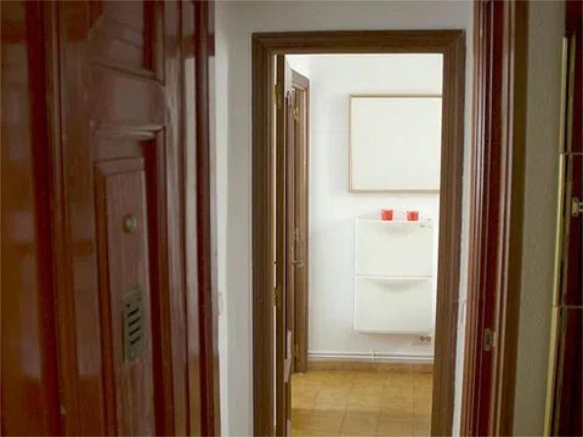Piso de alquiler en  Madrid Capital con Calefacción, Amueblado y Videoportero