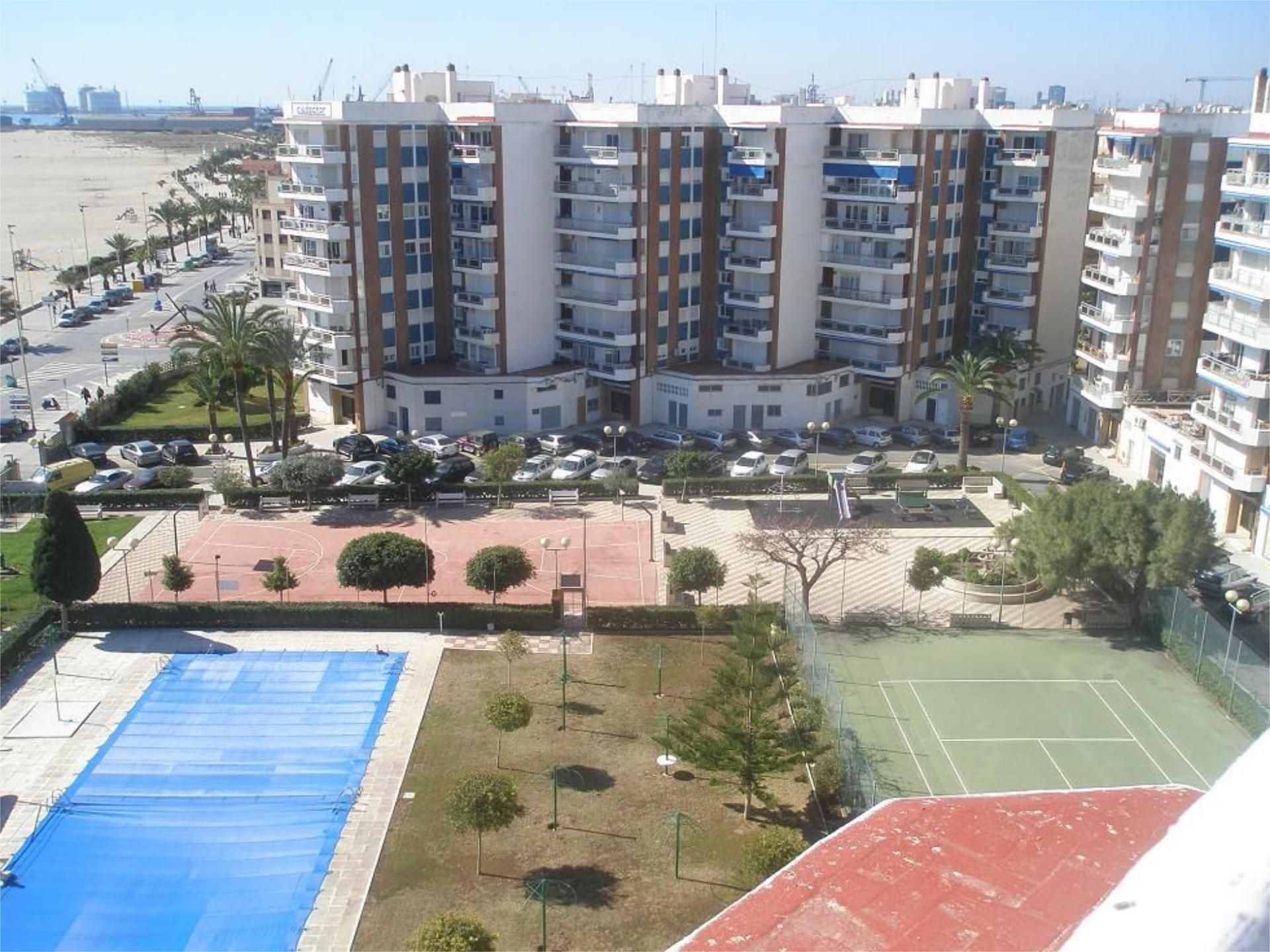 Vista exterior de Pis de lloguer en Sagunto / Sagunt amb Aire condicionat, Calefacció i Jardí privat