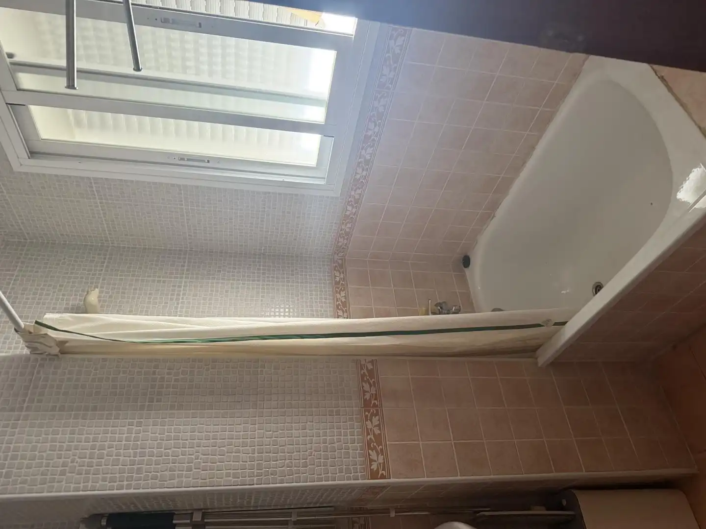 Bany de Pis en venda en Huelva amb Balcó