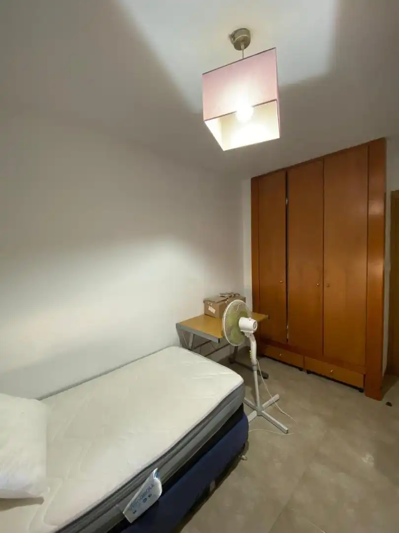 Room in Carrer del Metge Ramón Tarazona, 1, Sant Pau Bedroom of Flat for share in Valencia with Parquet flooring, Furnished and Video intercom