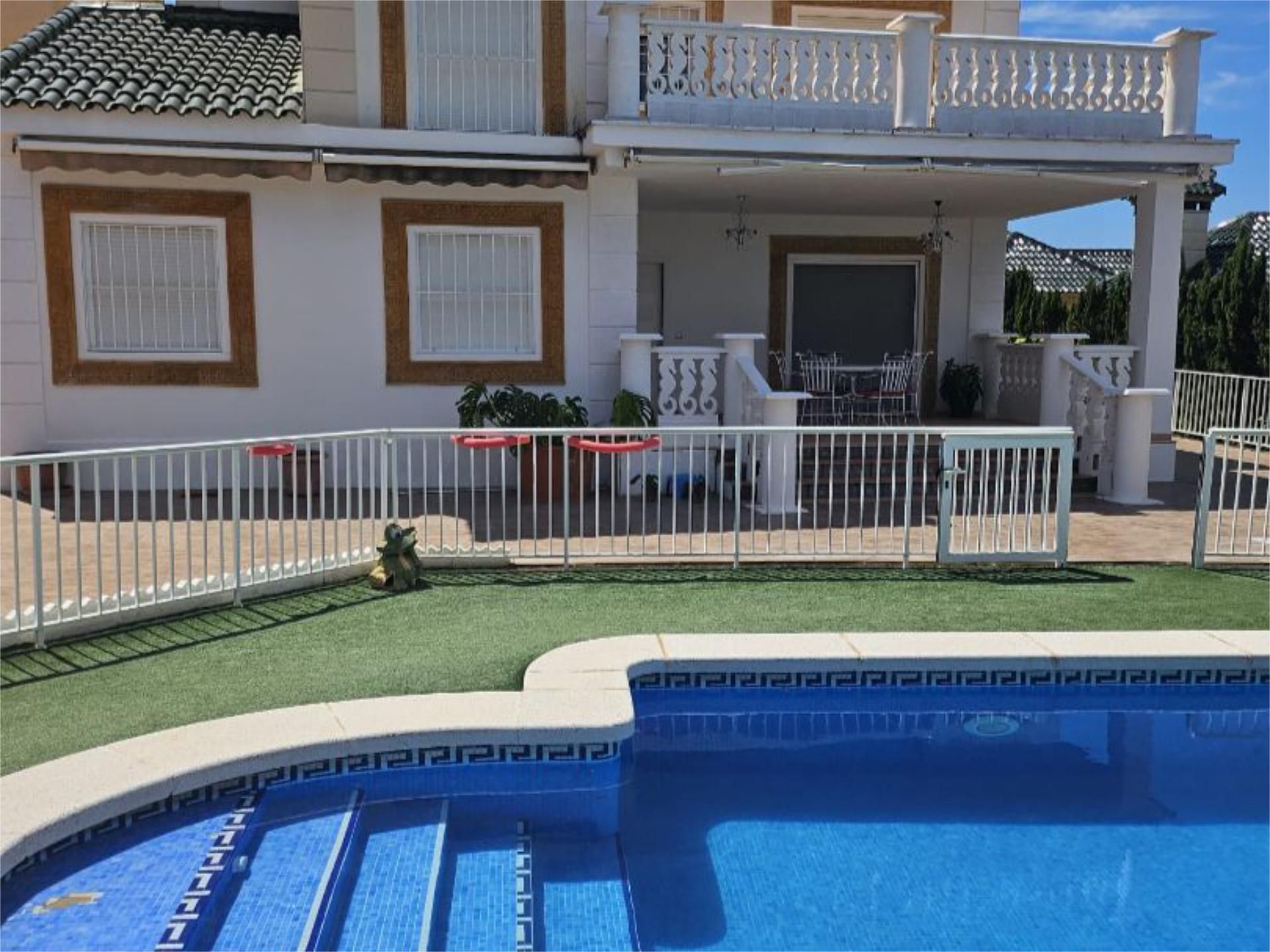 Swimming pool of House or chalet for sale in Elche / Elx  with Air Conditioner, Terrace and Swimming Pool