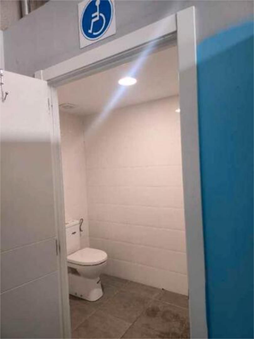 Bathroom of Industrial buildings to rent in Valladolid Capital