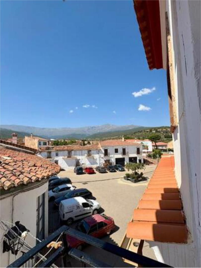 Vista exterior de Casa adosada en venda en Jérez del Marquesado amb Calefacció i Terrassa