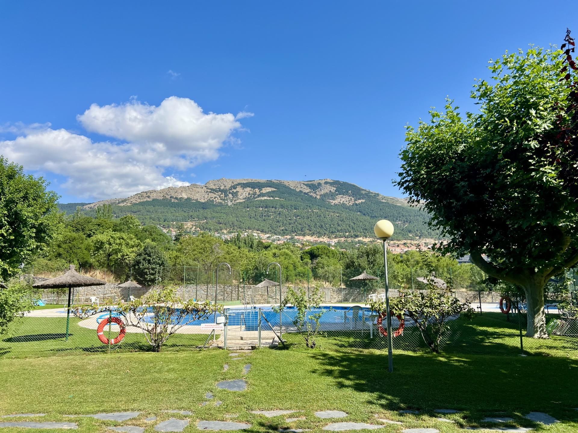 Swimming pool of Flat to rent in El Escorial  with Heating, Terrace and Washing machine