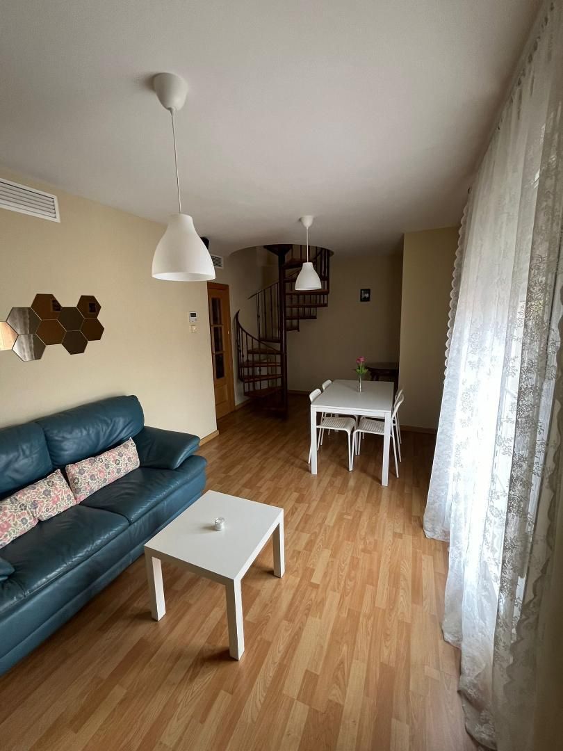 Sala d'estar de Pis en venda en Linares amb Aire condicionat, Calefacció i Parquet