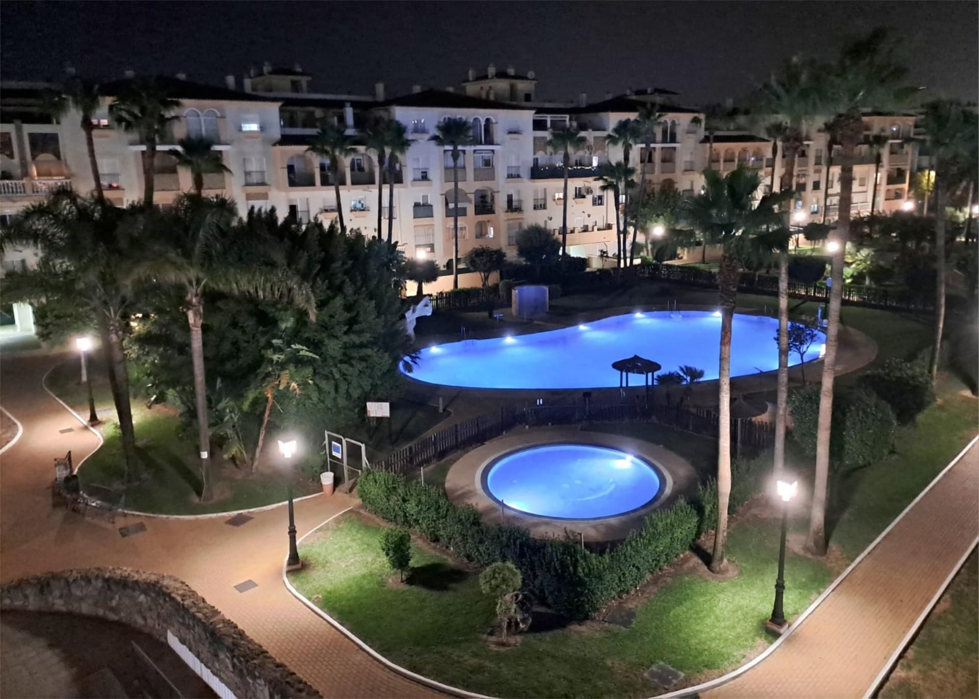 Piscina de Pis en venda en El Puerto de Santa María amb Aire condicionat, Terrassa i Balcó