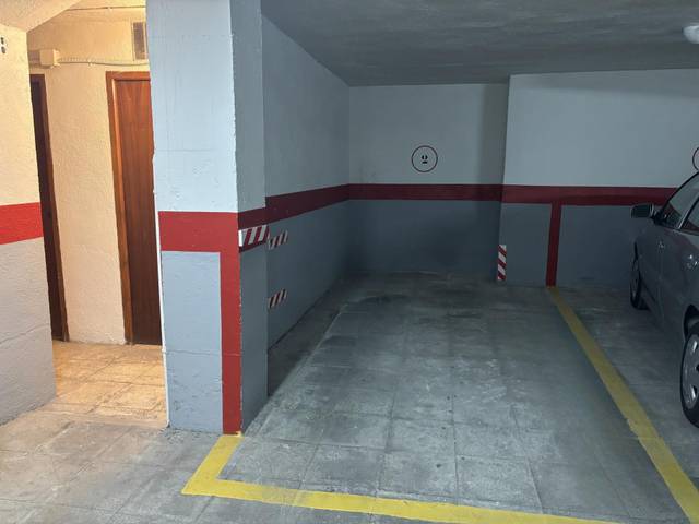 Garaje en Venta en Calle Josefa Sevillanos, 8 en Ctra. Circunvalación - La Magdalena