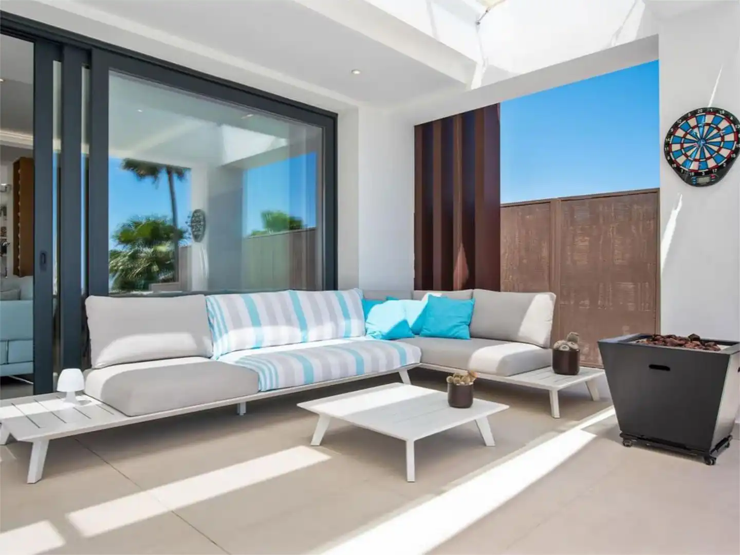 Casa adosada de alquiler en Calle el Salvador, 299, Valle Romano Golf Terraza de Casa adosada de alquiler en Estepona con Aire acondicionado, Calefacción y Jardín privado