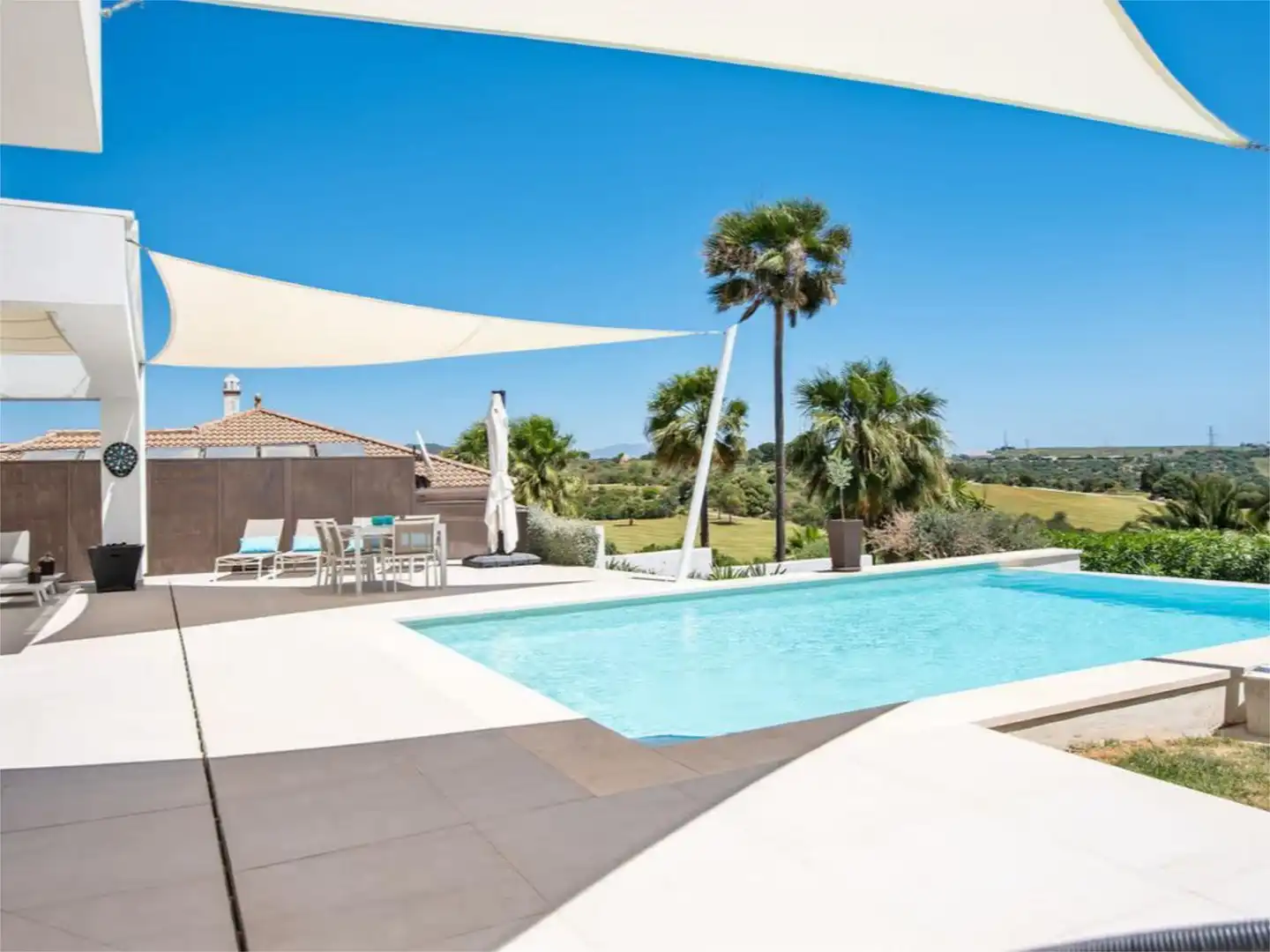 Casa adosada de alquiler en Calle el Salvador, 299, Valle Romano Golf Piscina de Casa adosada de alquiler en Estepona con Aire acondicionado, Calefacción y Jardín privado