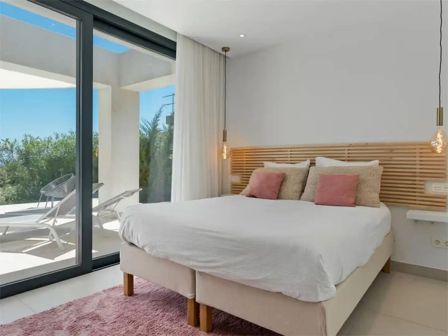 Casa adosada de alquiler en Calle el Salvador, 299, Valle Romano Golf Habitación de Casa adosada de alquiler en Estepona con Aire acondicionado, Calefacción y Jardín privado