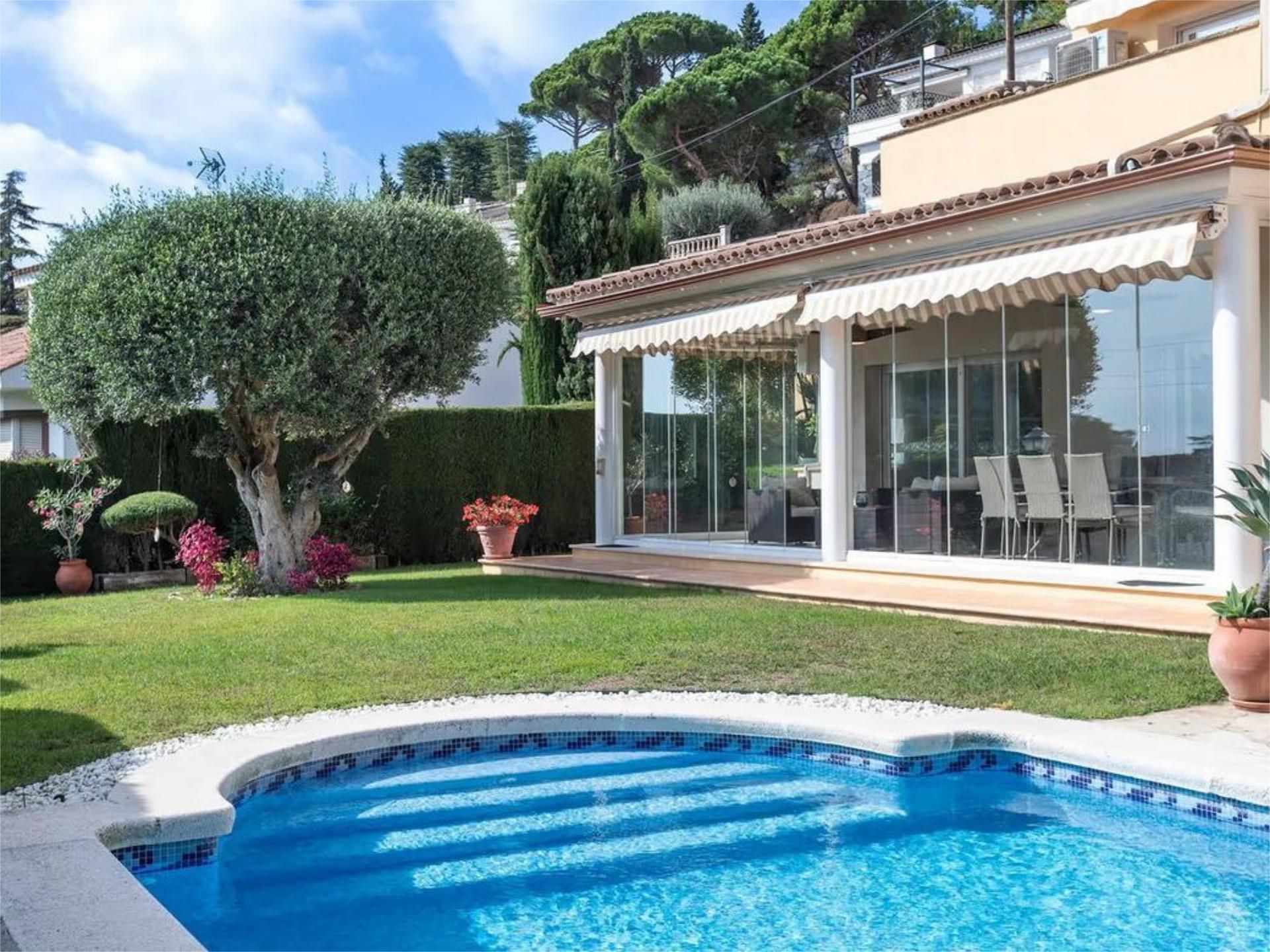 Garden of Single-family semi-detached to rent in Cabrils  with Air Conditioner, Heating and Swimming Pool