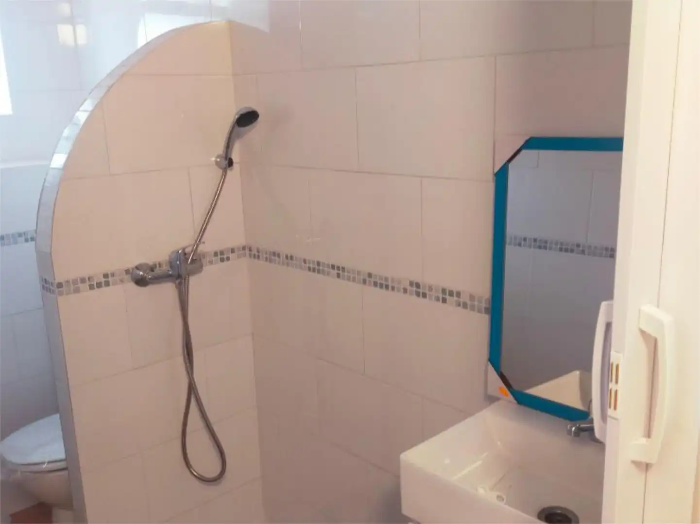 Habitación en Calle Nuestra Señora de Guadalupe, 33, Salvatierra de los Barros Baño de Ático para compartir en Salvatierra de los Barros con Calefacción, Amueblado y Balcón