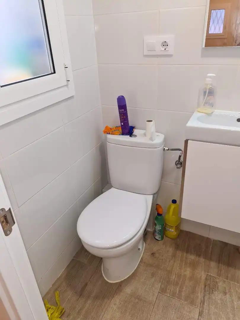 Habitació a Carrer de Cartellà, 14, Vilapicina i la Torre Llobeta Bany de Planta baixa per a compartir en Barcelona amb Aire condicionat, Calefacció i Terrassa