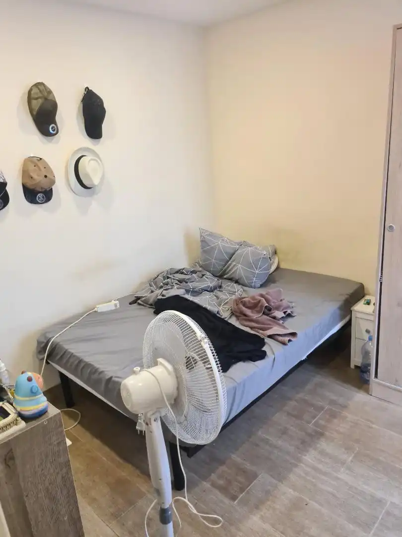 Habitació a Carrer de Cartellà, 14, Vilapicina i la Torre Llobeta Dormitori de Planta baixa per a compartir en Barcelona amb Aire condicionat, Calefacció i Terrassa