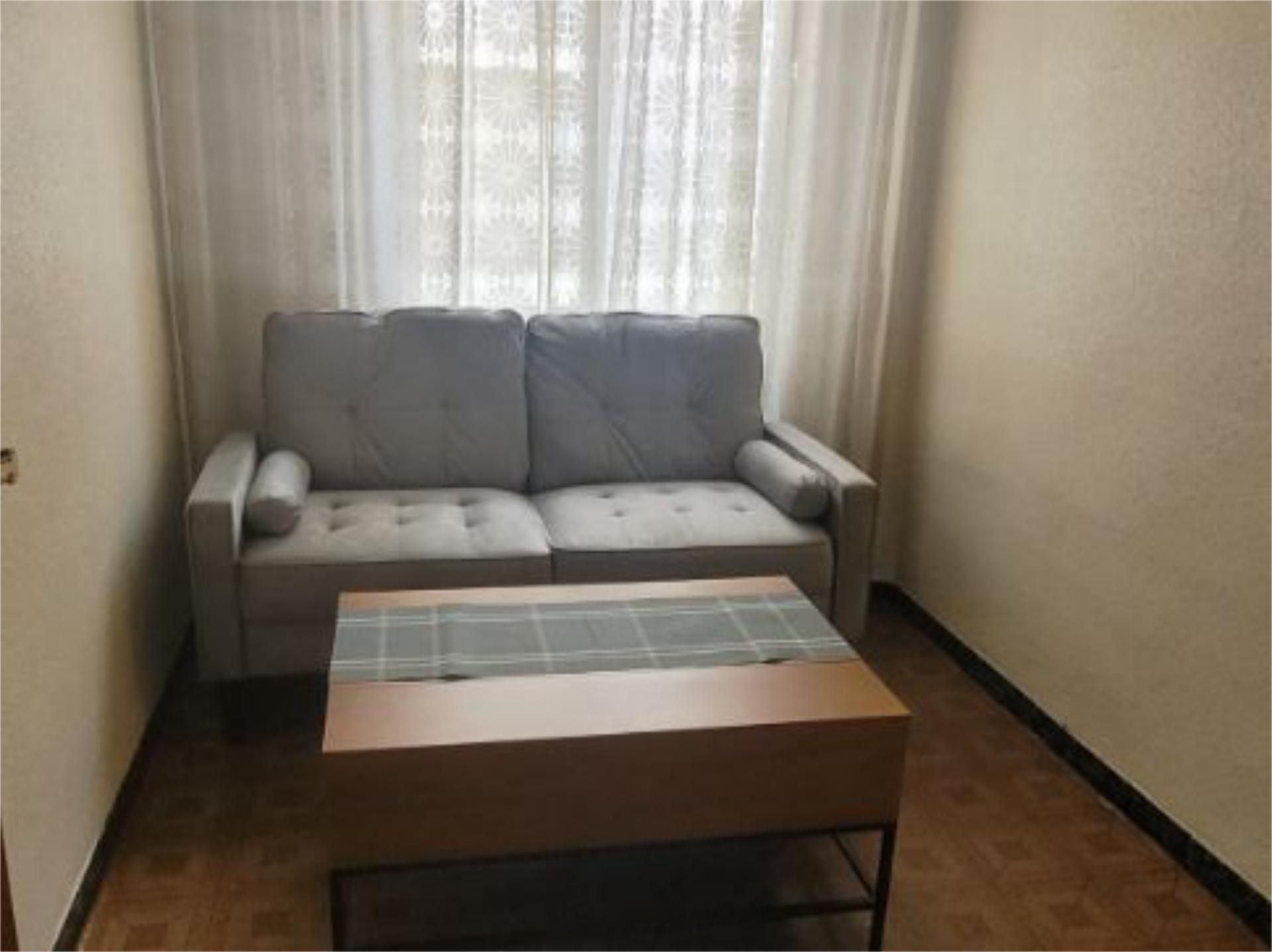 Living room of Flat to share in Valladolid Capital  with Heating and Furnished