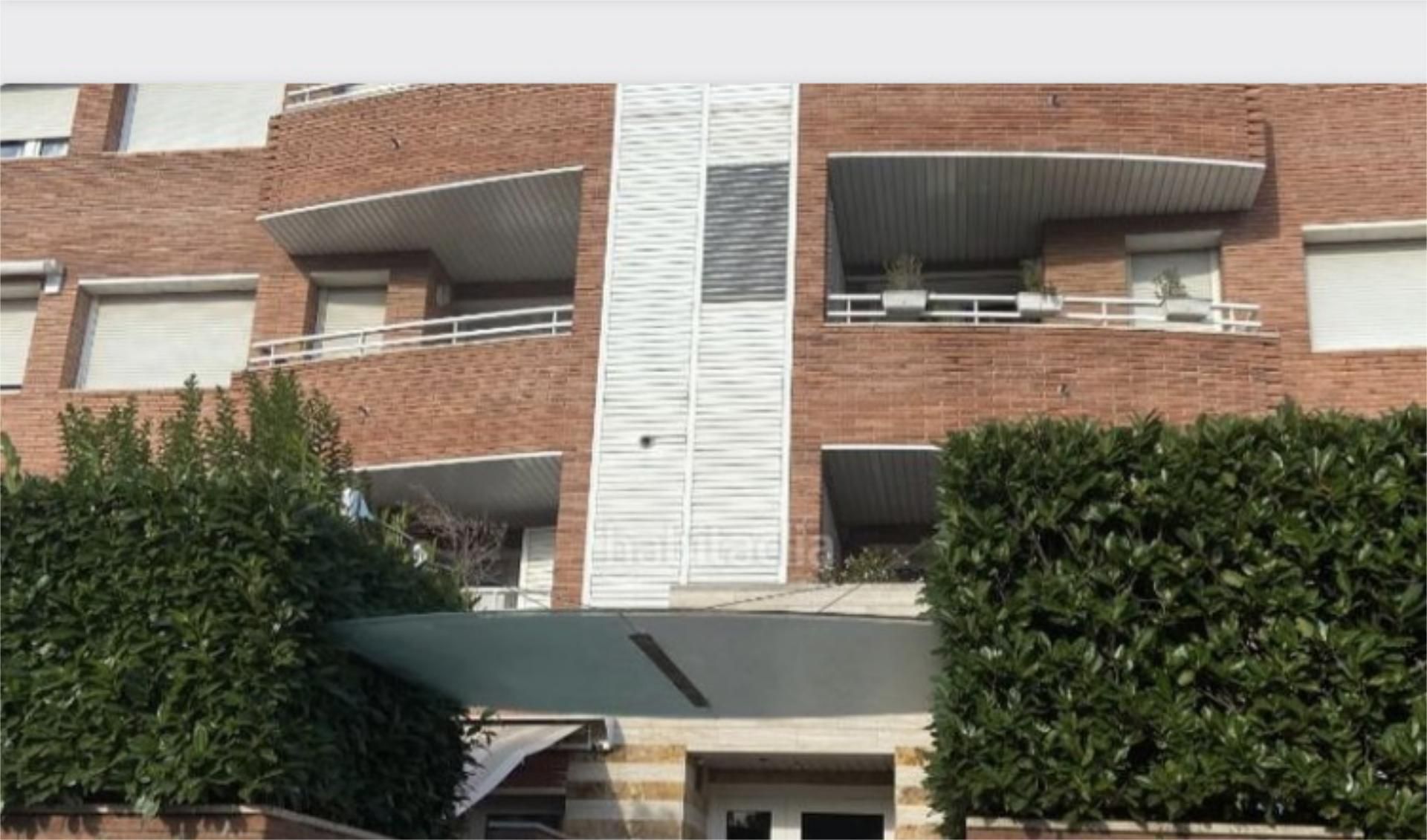 Exterior view of Flat to rent in Vic  with Air Conditioner, Terrace and Balcony