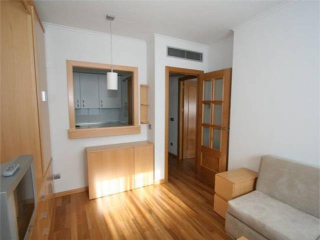 Piso en Alquiler en Calle de Samaniego, 12 en Rejas