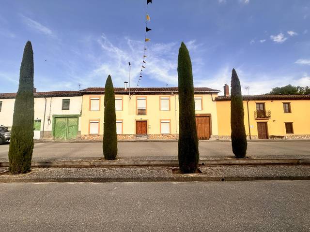 Casa-chalet en Venta en Calle Real, 36 en Vegas del Condado