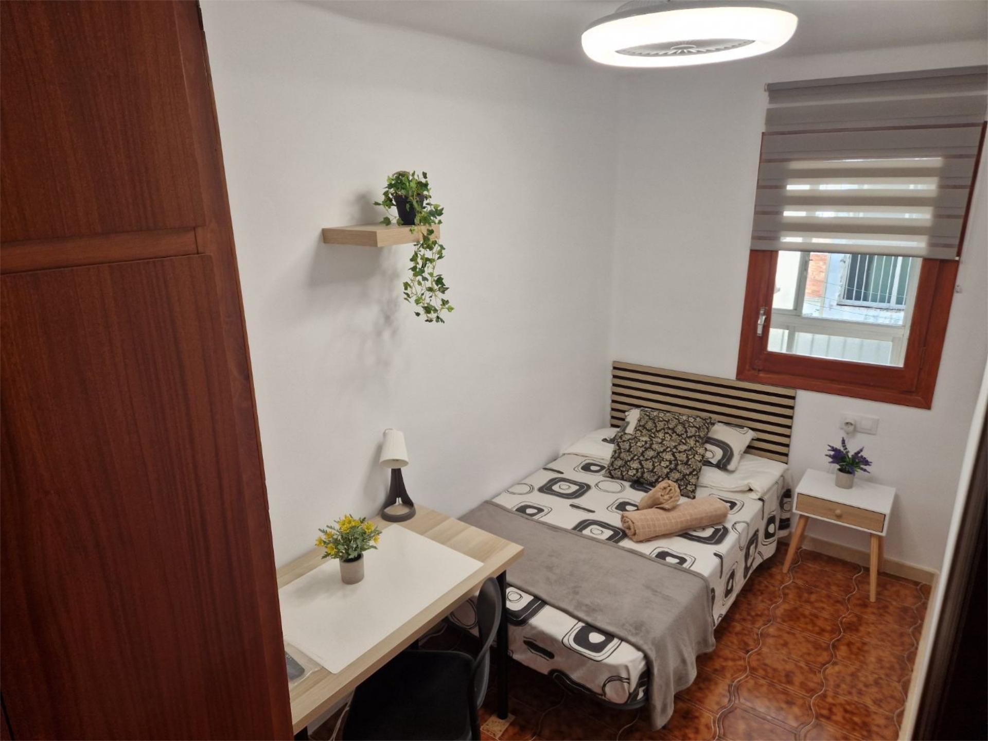 Dormitori de Estudi per a compartir en  Lleida Capital amb Calefacció, Moblat i Aparcament comunitari