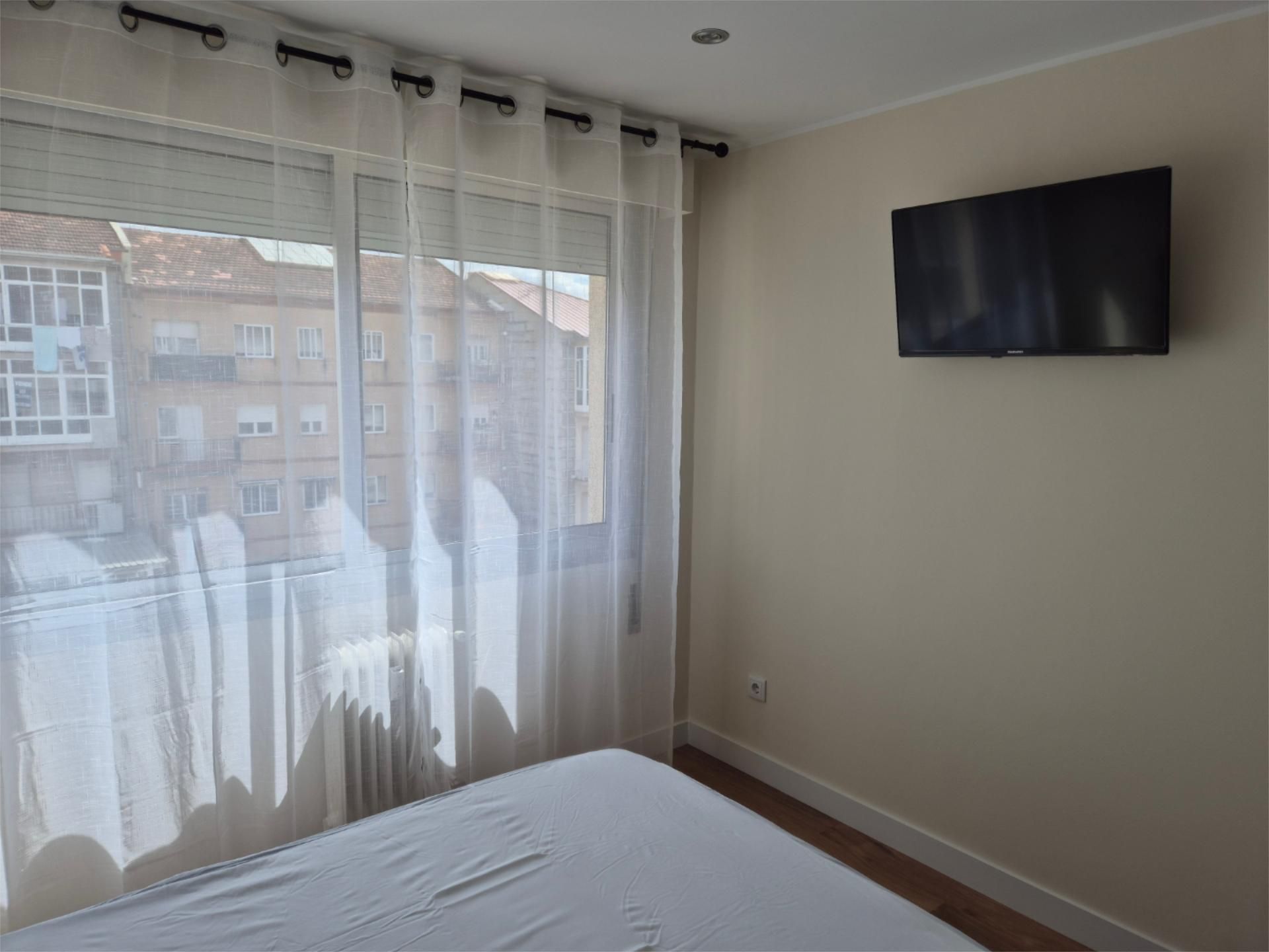Bedroom of Flat to share in Ourense Capital   with Heating, Parquet flooring and Storage room