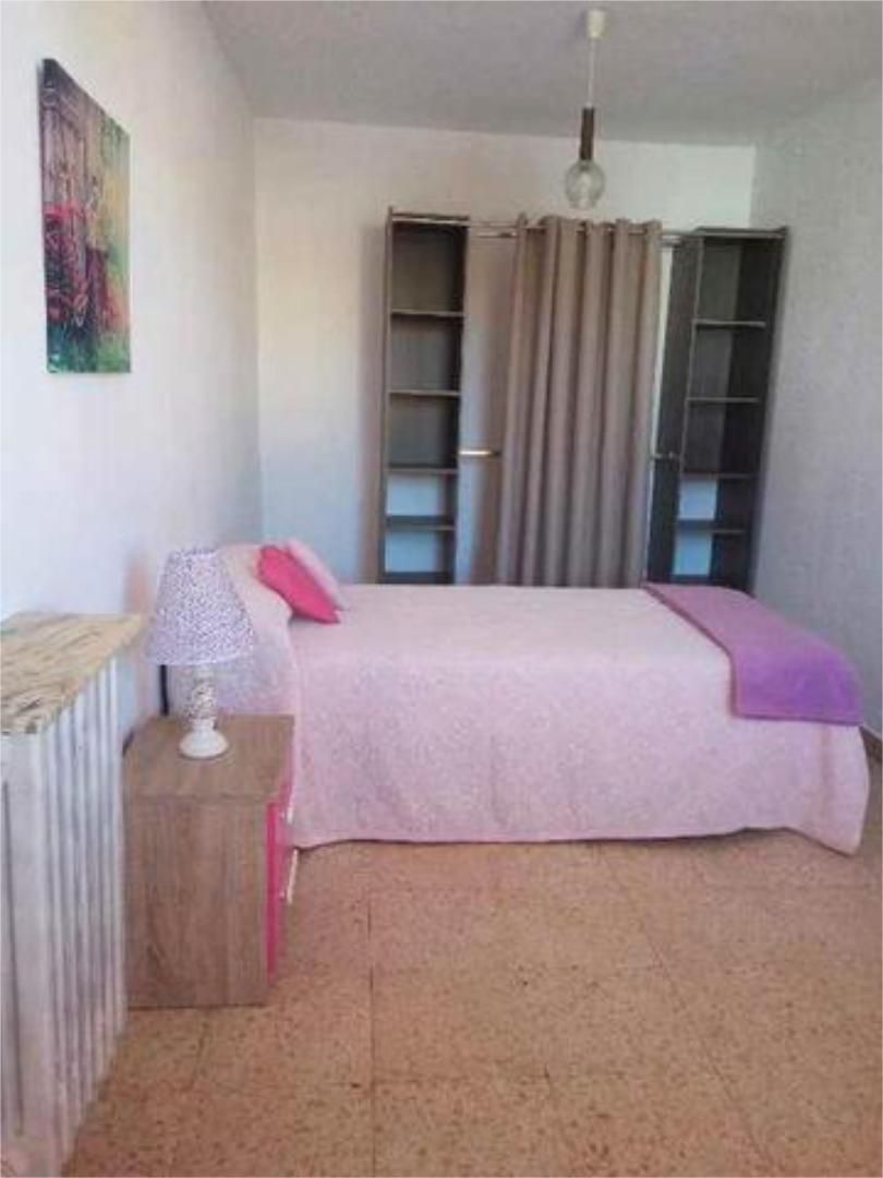 Habitación de Piso para compartir en Cuenca Capital con Calefacción y Amueblado