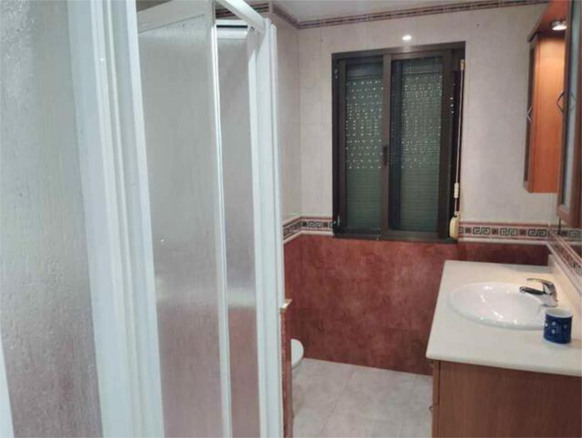 Bathroom of Flat to rent in  Cádiz Capital  with Furnished