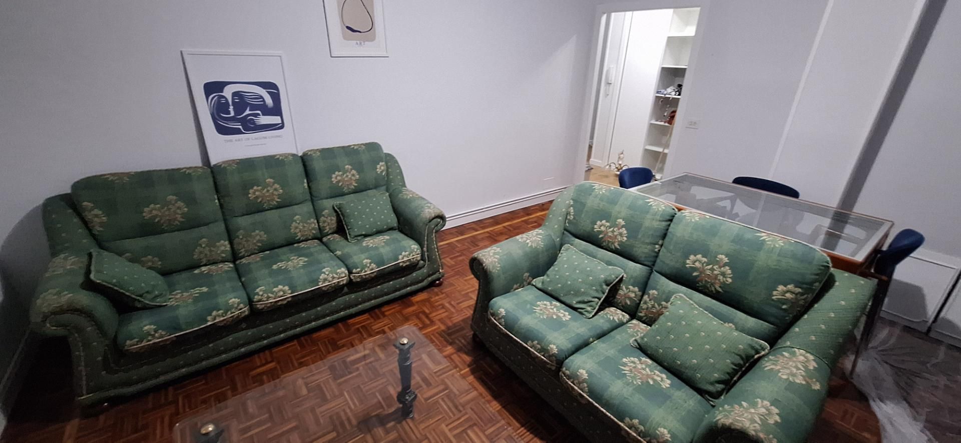 Sala d'estar de Pis de lloguer en Lugo Capital amb Calefacció, Parquet i Moblat