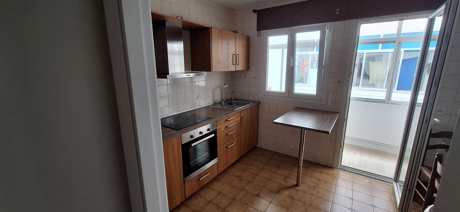 Kitchen of Flat to rent in Lugo Capital  with Heating, Parquet flooring and Furnished