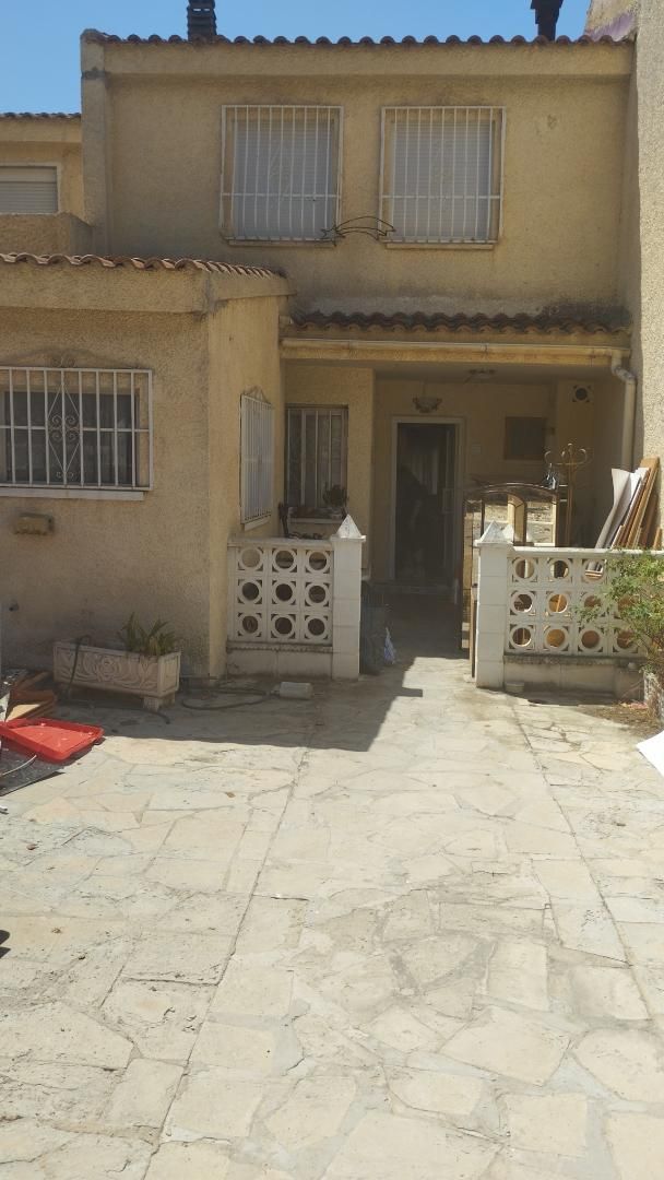 Casa adosada en venda en Elda amb Aire condicionat