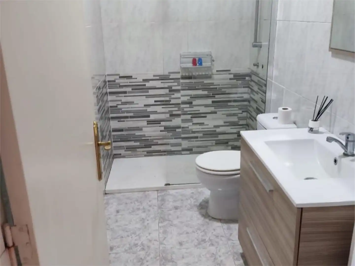 Flat for sale in Rúa da Pipileira, 18, Barbadás Bathroom of Flat for sale in Barbadás with Heating, Terrace and Balcony