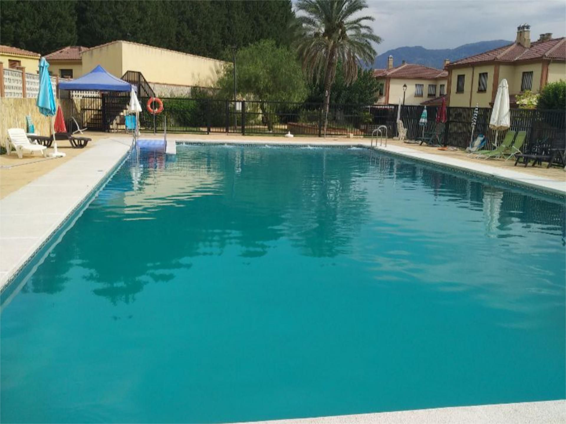 Piscina de Casa adosada de lloguer en  Jaén Capital amb Aire condicionat, Calefacció i Jardí privat