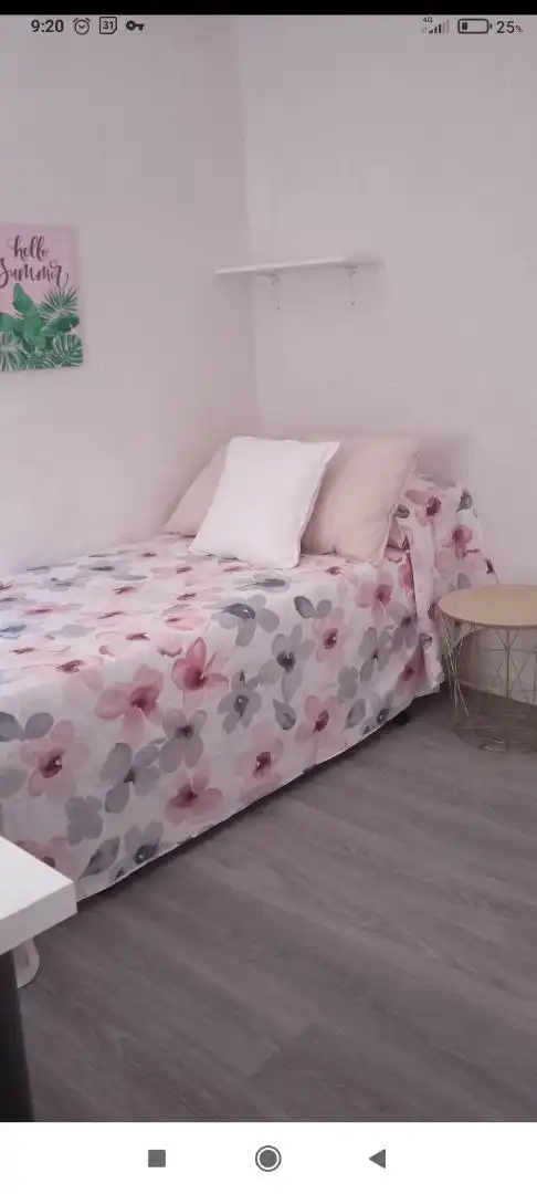 Habitación de Piso para compartir en Salamanca con Calefacción, Parquet y Amueblado