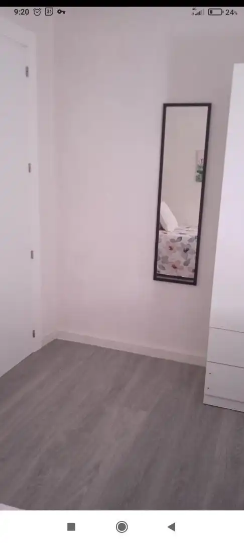 Habitación de Piso para compartir en Salamanca con Calefacción, Parquet y Amueblado