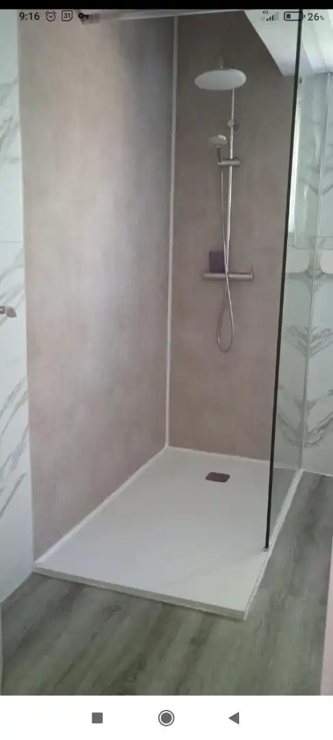 Baño de Piso para compartir en Salamanca con Calefacción, Parquet y Amueblado