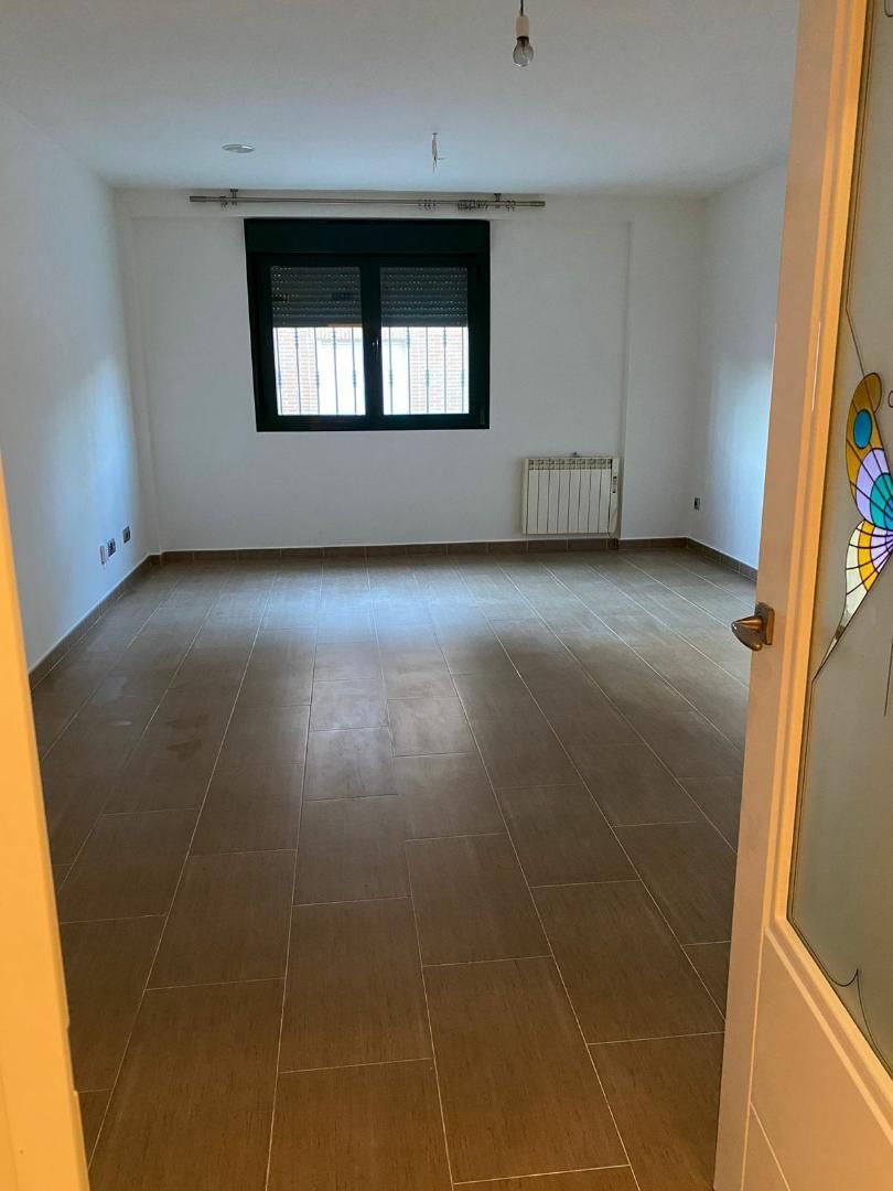 Flat for sale in Calle Manuel Valdés, 12, Borox Flat for sale in Borox with Air Conditioner