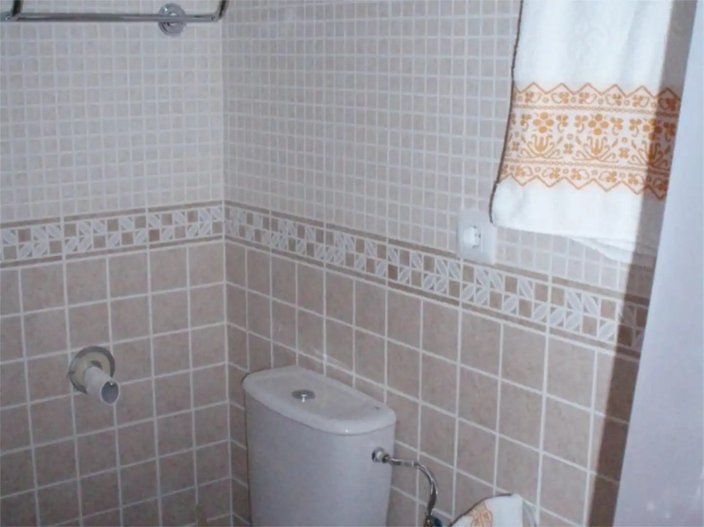 Apartament de lloguer a Calle José Rebollo López, 2, Maria Auxiliadora - Barriada de Llera Bany de Apartament de lloguer en Badajoz amb Aire condicionat, Calefacció i Parquet