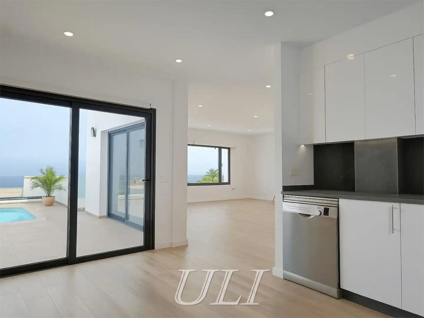 Houses for sale in Santa Catalina Kitchen of Houses for sale in Tacoronte with Air Conditioner, Terrace and Swimming Pool