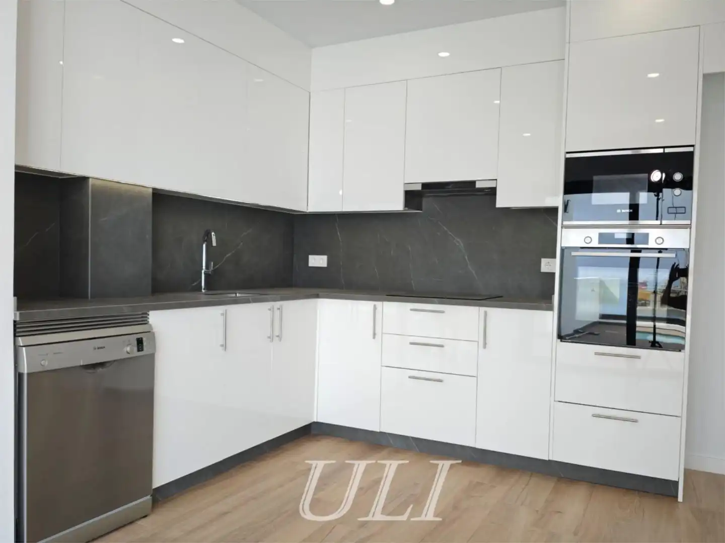 Houses for sale in Santa Catalina Kitchen of Houses for sale in Tacoronte with Air Conditioner, Terrace and Swimming Pool