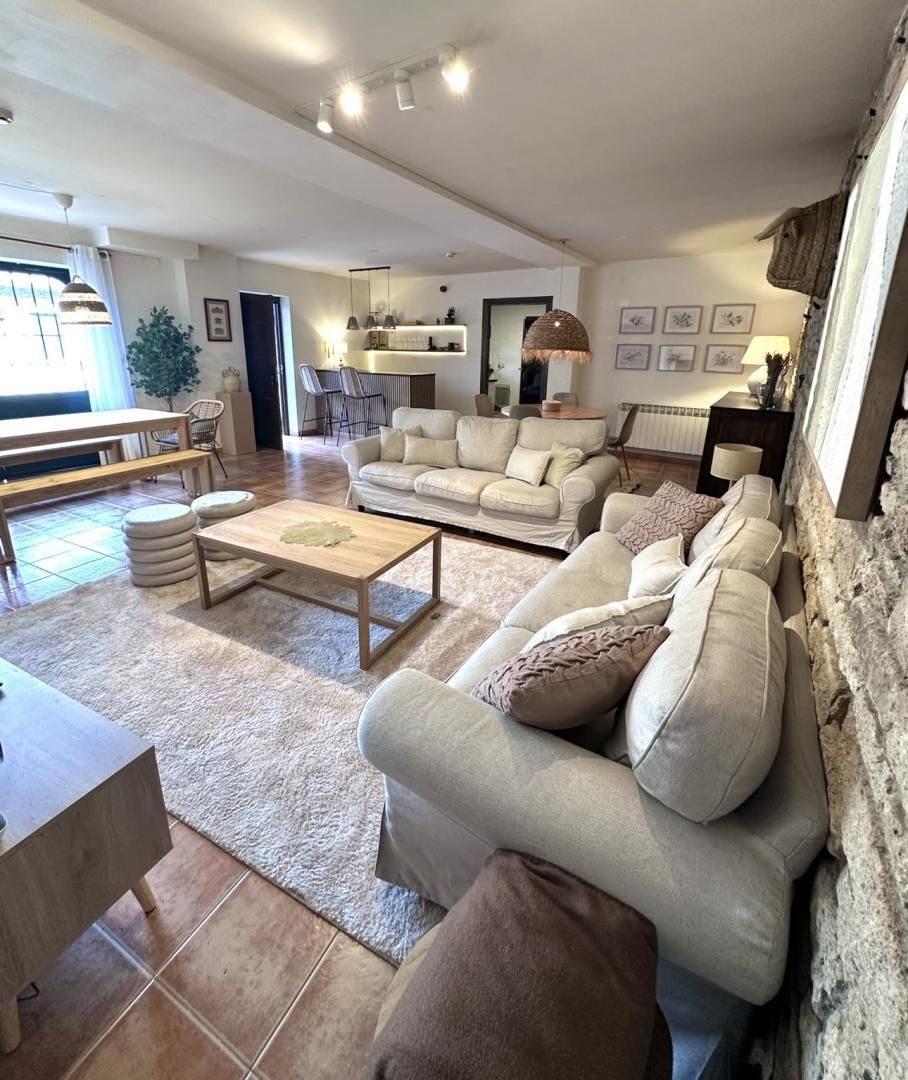 Sala d'estar de Casa o xalet en venda en Valsalabroso amb Calefacció, Jardí privat i Parquet