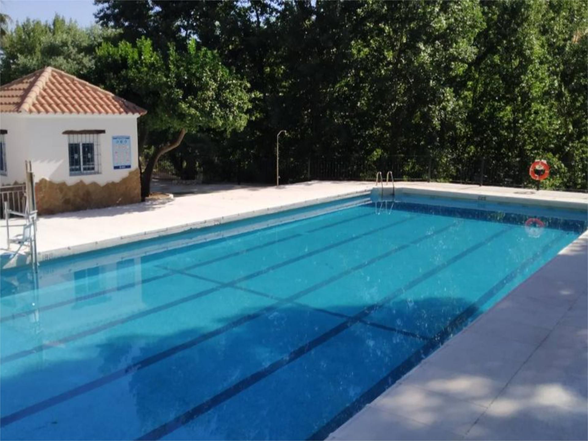 Piscina de Casa adosada en venda en Cóbdar