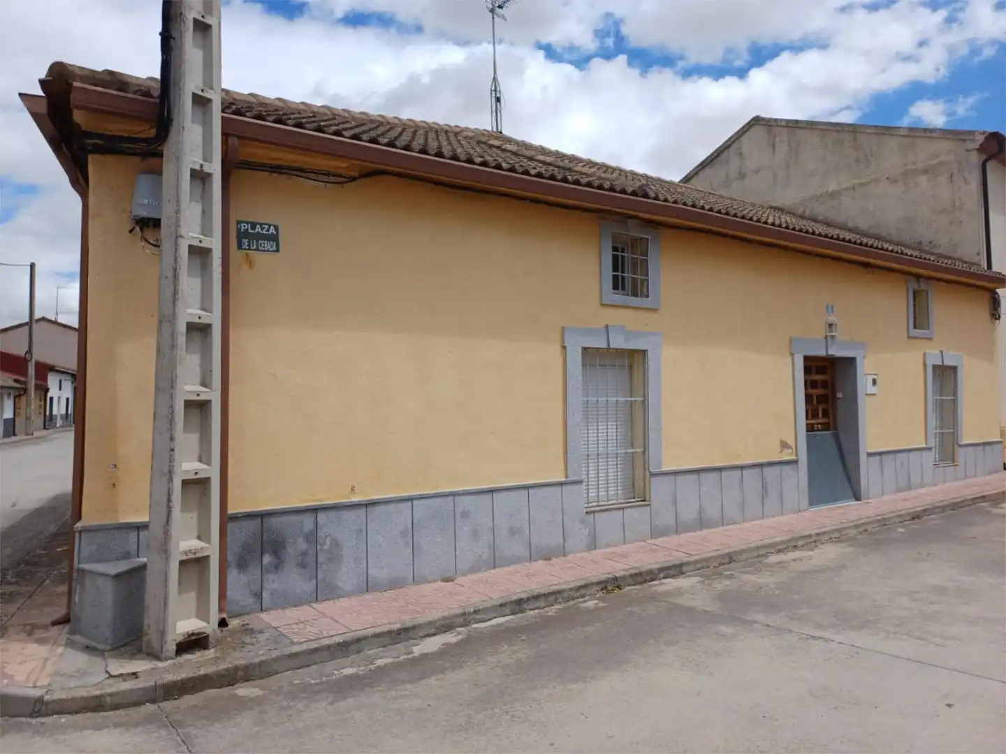 Vista exterior de Casa o chalet en venta en Pajares de Adaja con Jardín privado