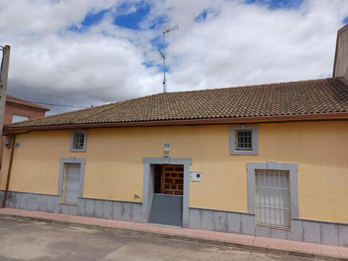Vista exterior de Casa o chalet en venta en Pajares de Adaja con Jardín privado