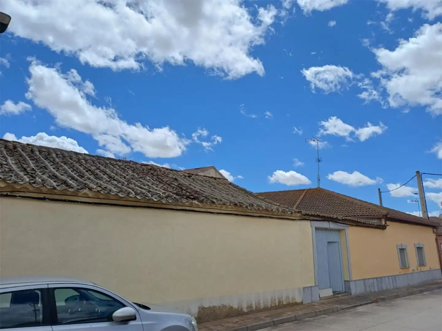 Vista exterior de Casa o chalet en venta en Pajares de Adaja con Jardín privado