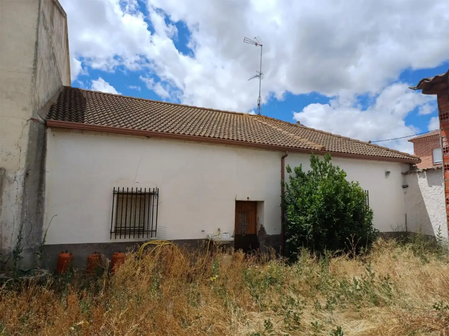 Vista exterior de Casa o chalet en venta en Pajares de Adaja con Jardín privado
